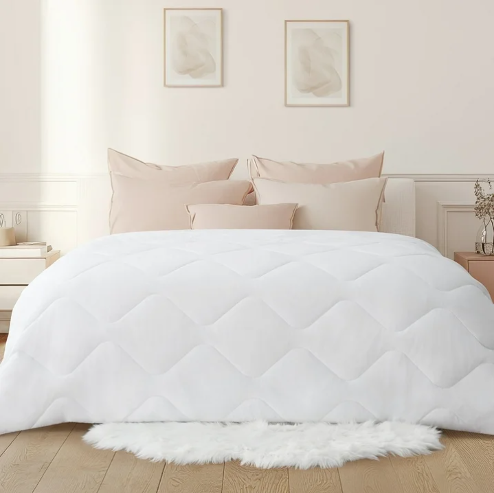 MARNUR All Season Comforter Lightweight, Breathable Down Alternative Duvet Insert Quilting Queen Size - White