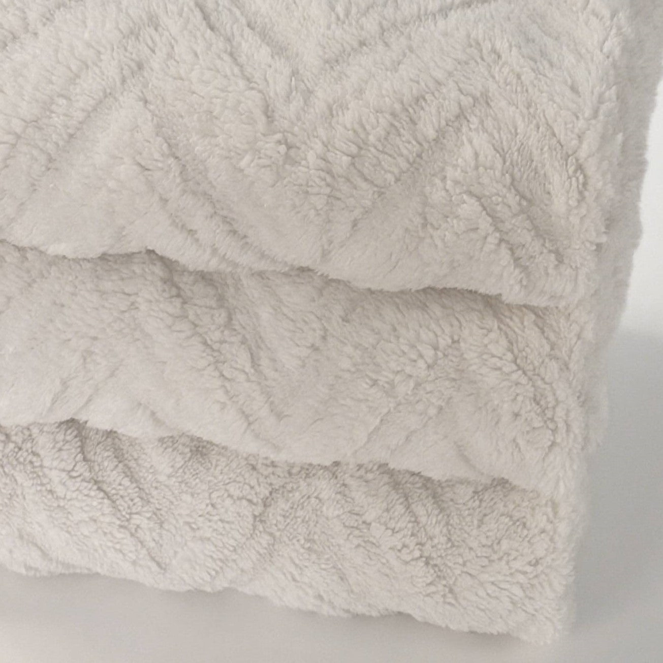 MARNUR Throw Blanket 50"x70" for Couch, Super Soft Cozy Blankets with Herringbone Design, Lightweight Plush All Season Use, White