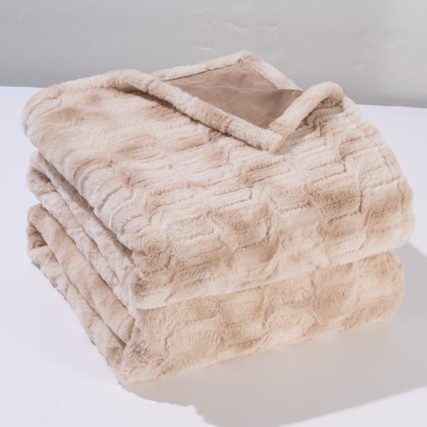 Electric Throw Blanket 50" x 72",faux fur, 10 Heating Levels, 4 Hours Timer - Brown