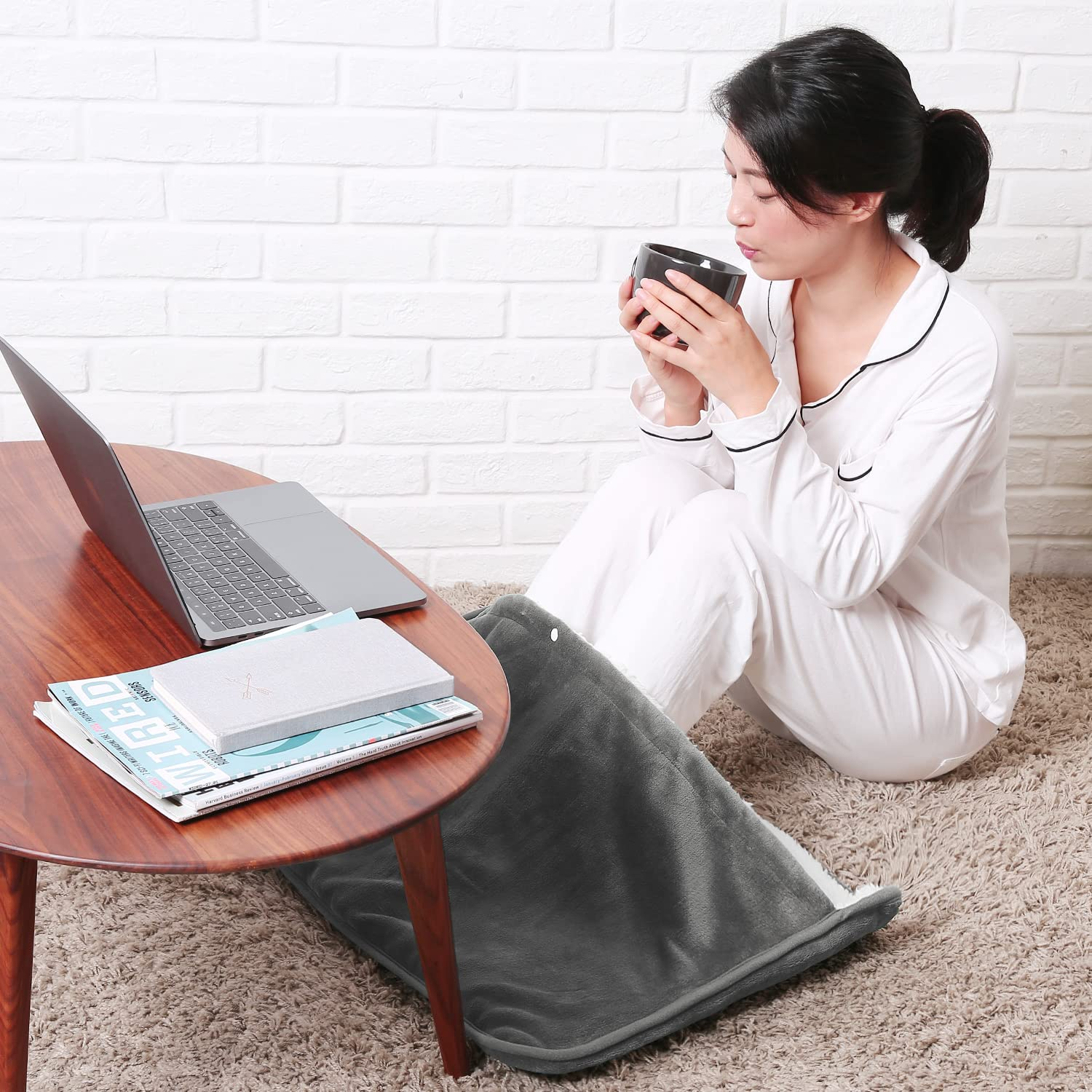 Load image into Gallery viewer, Heating Pad Electric Foot Warmer Extra Large Size 20'' x 32'' Full-Body Use for Feet Back Shoulders with Auto Shut-Off - Gray