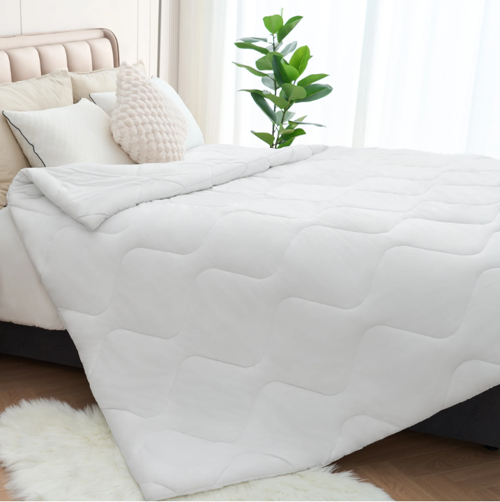 MARNUR All Season Comforter Lightweight, Breathable Down Alternative Duvet Insert Quilting Queen Size - White