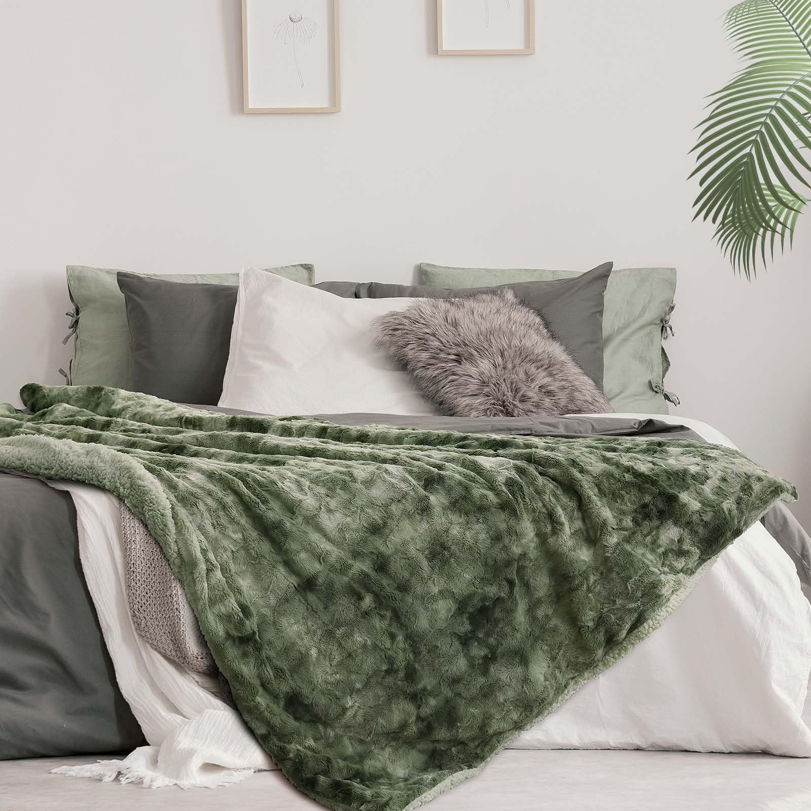 Load image into Gallery viewer, MARNUR Electric Throw Blanket 50&quot; x 60&quot;, Soft Faux Fur Heated Blanket with Large LED Display, 6 Heating Levels, 4 Hours Timer, Machine Washable - Tie-dye Green
